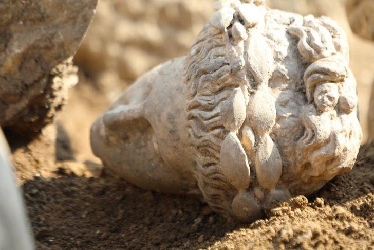 Düzce'deki antik kentte Apollon heykeli bulundu G4