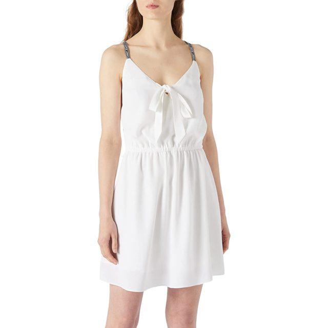 Pınar Deniz'in L'Oréal reklamı için giydiği beyaz elbiseye alternatif öneriler