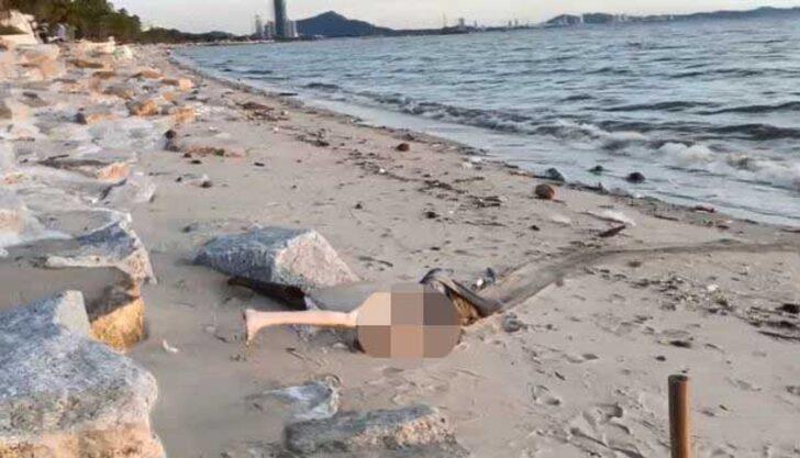 Kıyıya vuran ölmüş kadın cesedi zannettiler! Şişme bebek çıkınca büyük şok yaşadılar