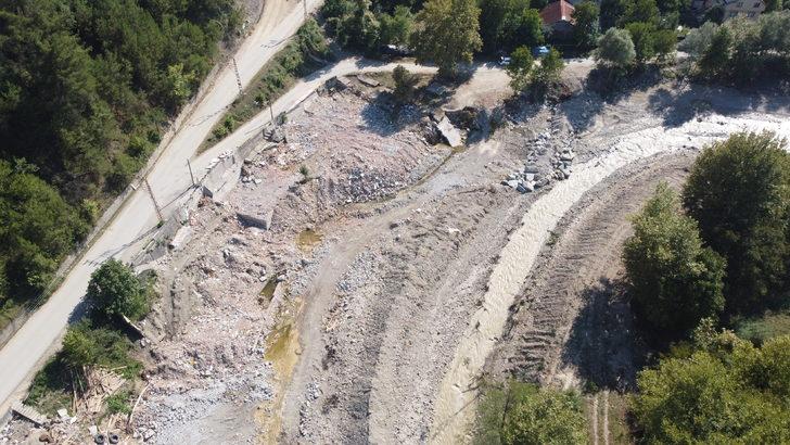 Karabük'te selden zarar gören 12 bina yıkıldı G5