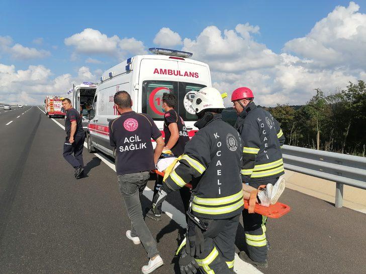 Kocaeli'de şarampole devrilen otomobildeki 5 kişi yaralandı G2