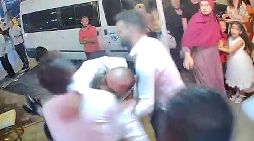 Kayseri'de akılalmaz olay! 'Halay başı' ve 'müzik seçimi' sebebiyle birbirlerine girdiler...