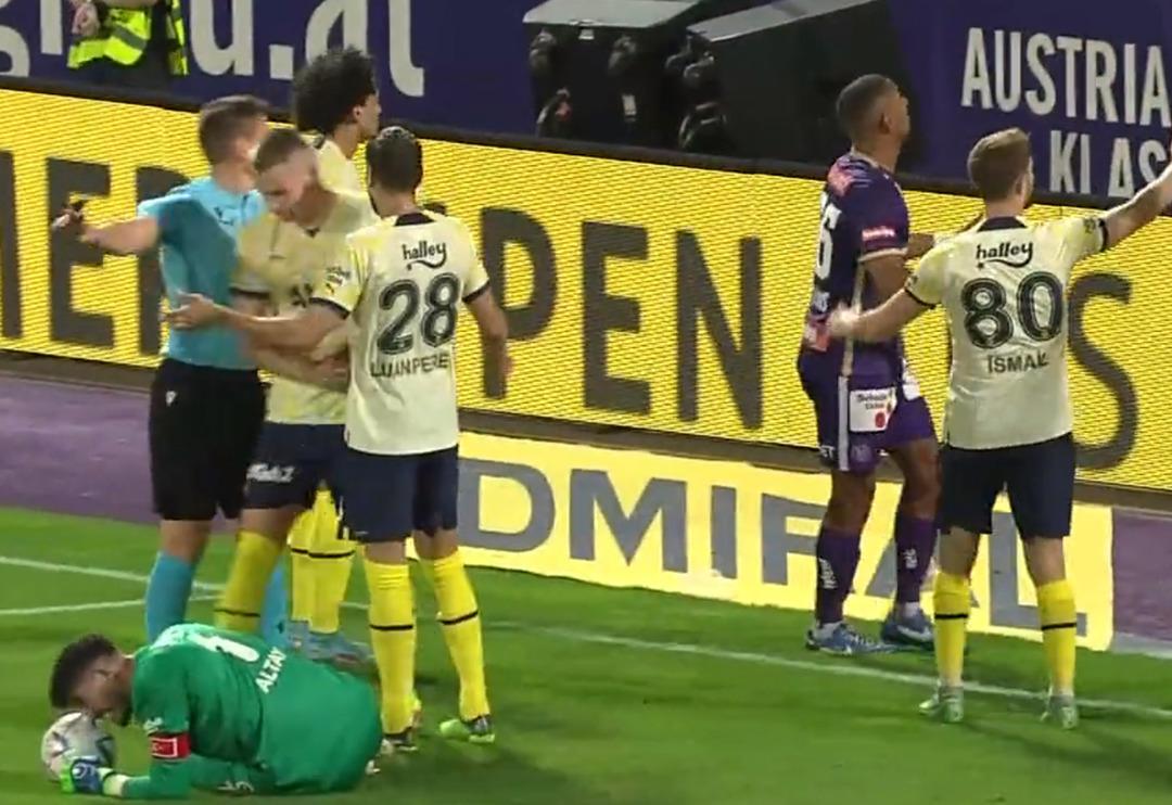SON DAKİKA: Fenerbah&ccedil;e a&ccedil;ıkladı, ortalık karıştı! "Austuria Wien..."