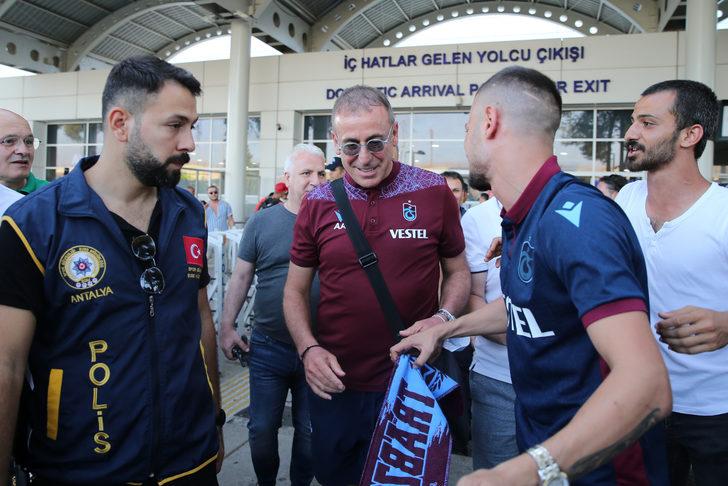 Trabzonspor kafilesi Antalya'ya geldi G2