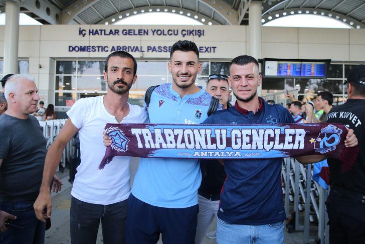 Trabzonspor kafilesi Antalya'ya geldi G3