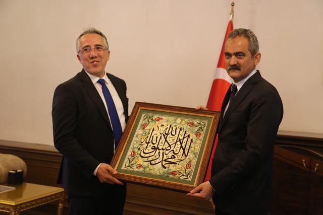 Milli Eğitim Bakanı Özer, Nevşehir'de ziyaretlerde bulundu