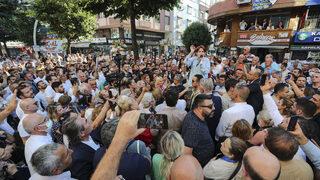 İYİ Parti Genel Başkanı Akşener, İstanbul'da vatandaş ve esnafla buluştu