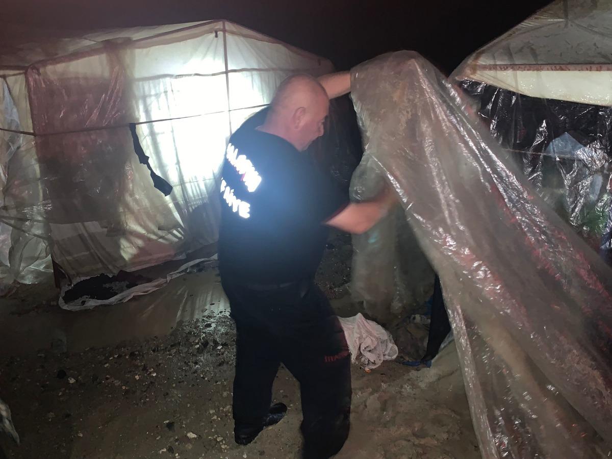 Malatya'da sağanak nedeniyle tarım iş&ccedil;ilerinin &ccedil;adırlarını su bastı