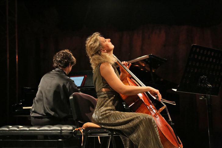 19. Uluslararası Gümüşlük Müzik Festivali'nde Ophelie Gaillard ve Atakan Sarı konser verdi G4