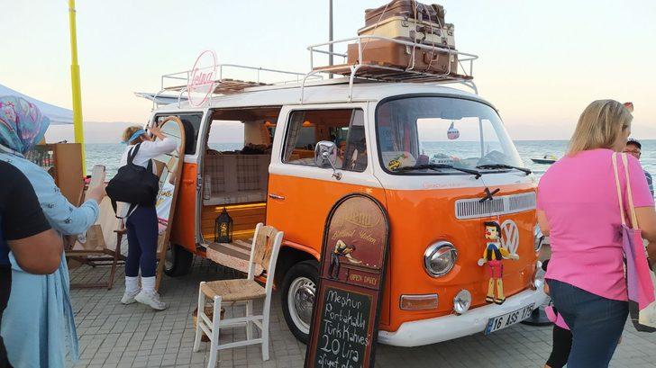 Bursa'da Retrobüs grubu konser verdi G3