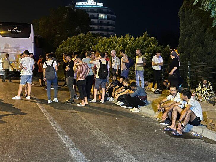 Antalya'da 2 otobüsün karıştığı kazada 2’si ağır 25 kişi yaralandı G3