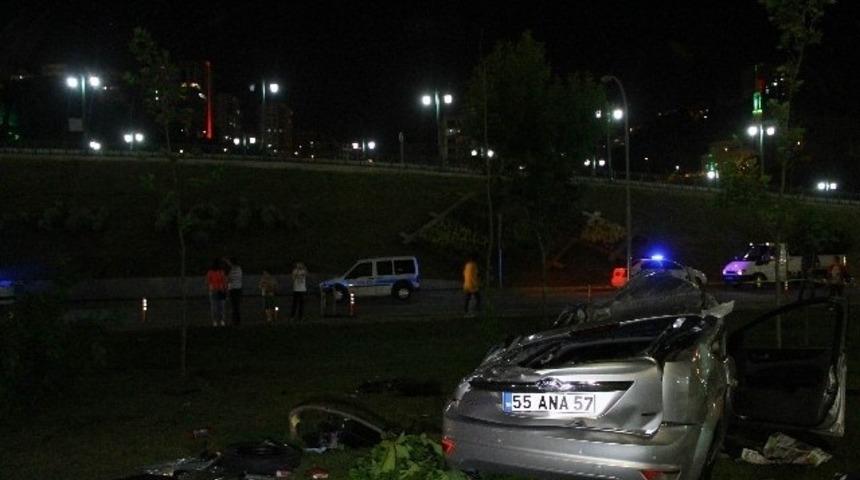 Otomobil Üst Geçitten Uçtu: 1 Ölü