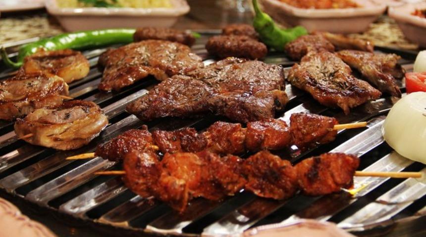 Mangaldaki son pirzola g&ouml;z &ccedil;ıkardı