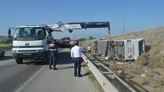 GÜNCELLEME - Afyonkarahisar'da yolcu otobüsü devrildi, 1 kişi öldü, 38 kişi yaralandı
