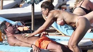 Teresa Giudice ve kocası Luis plajda kendinden geçti! Kimseyi umursamadılar