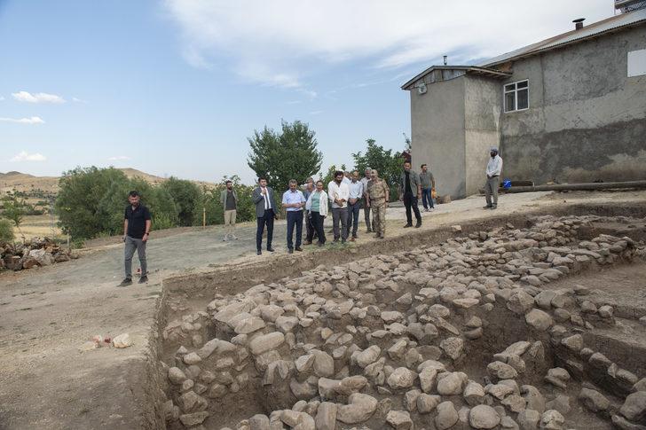 Tunceli Valisi Özkan, Tozkoparan Höyüğü'ndeki kazı çalışmalarını inceledi G4