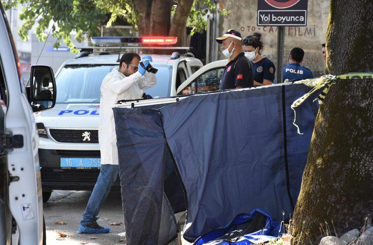 Bursa'da kaldırımda erkek cesedi bulundu G2