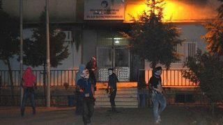 YDG-H üyeleri TEDAŞ’a balta ve molotoflarla saldırdı