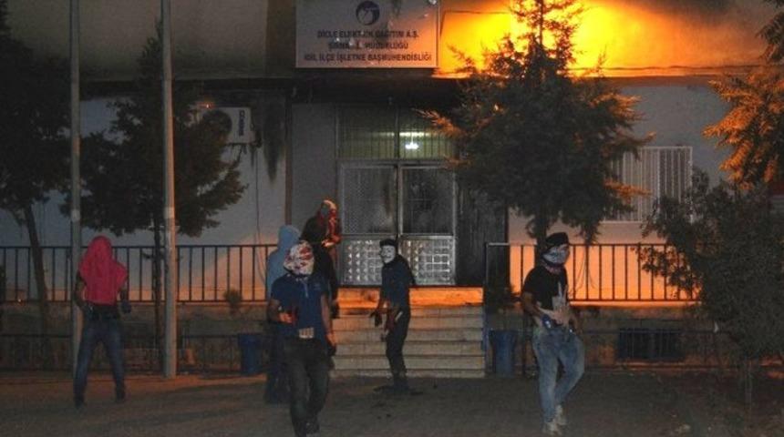 YDG-H üyeleri TEDAŞ’a balta ve molotoflarla saldırdı