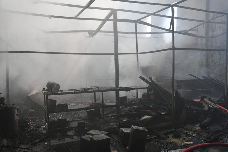 Sivas'ta mobilya fabrikasında çıkan yangın söndürüldü G4