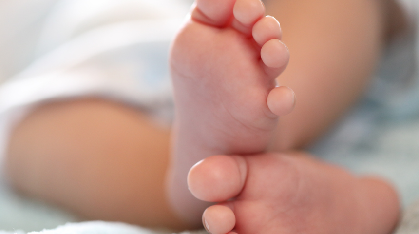 Bebeğin çığlıklarını duyan komşular vahşete tanık oldu! Cani anne, 20 günlük bebeği döverek öldürdü