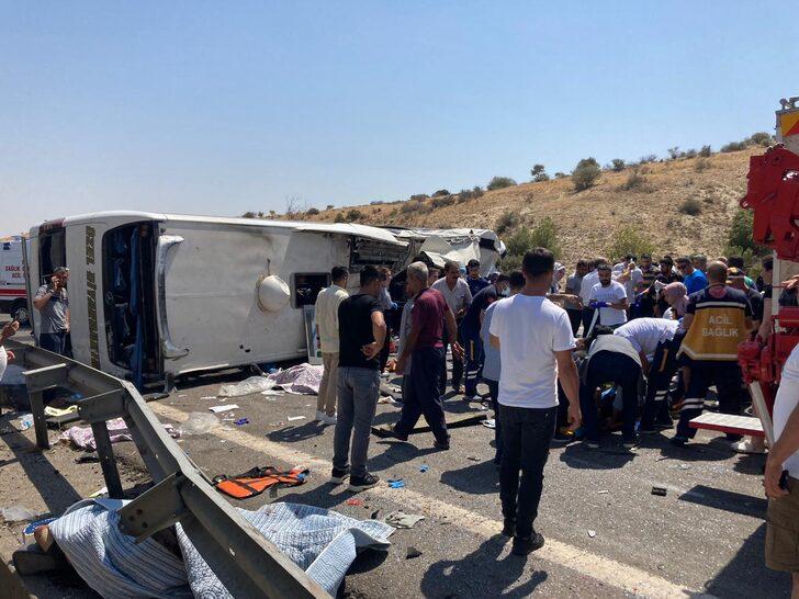 Gaziantep'teki trafik kazasında ilk belirlemelere göre 2 kişi öldü, 10 kişi yaralandı G3