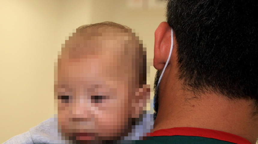 Eşini bı&ccedil;aklayıp bebeğini ka&ccedil;ırmış, bakamayınca hastaneye bırakmıştı! Arel bebek annesine teslim edildi