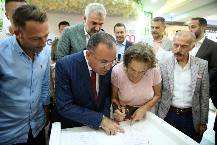 Bakan Bozdağ, partisinin Bayrampaşa ilçe yönetimi ve mahalle başkanlarıyla buluştu: (1) G2