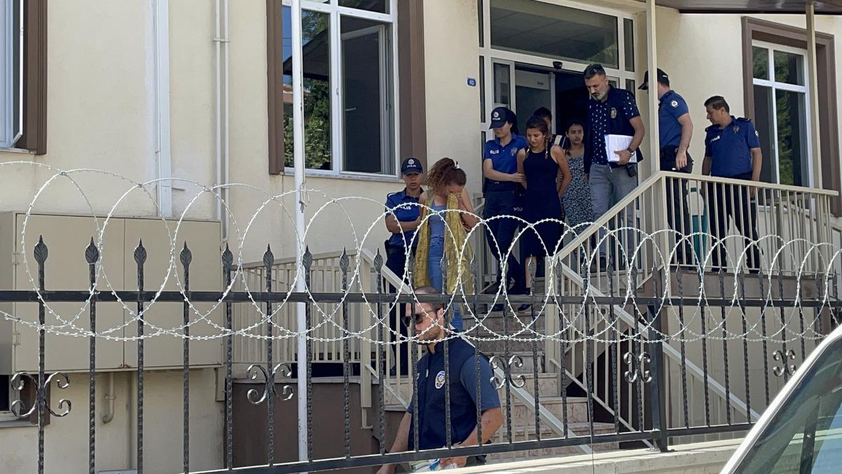 Yalova'da hırsızlık ş&uuml;phelisi 3 kişi feribota binerken yakalandı