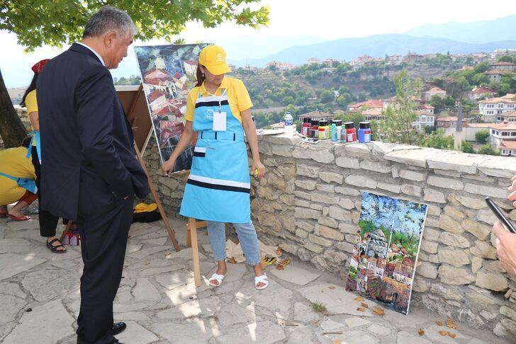 Türki Cumhuriyetlerden ressamlar Safranbolu'nun güzelliklerini resimlerine yansıtıyor G1