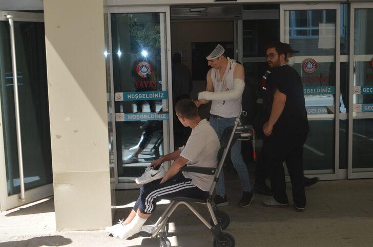 GÜNCELLEME 2 - Afyonkarahisar'da yolcu otobüsü devrildi, 1 kişi öldü, 38 kişi yaralandı G2