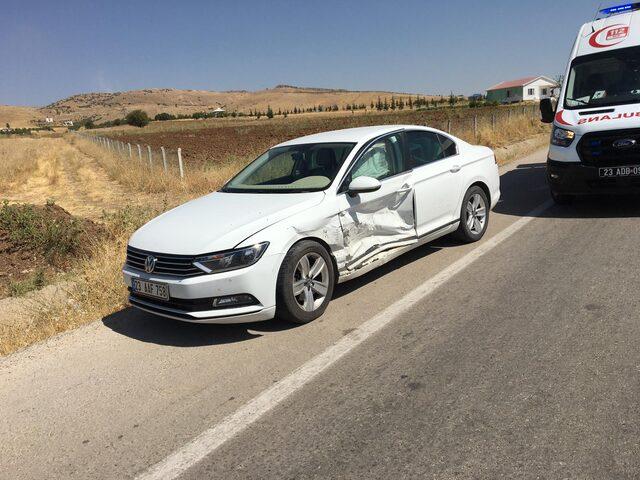 Elazığ'da iki otomobilin çarpıştığı kazada 5 kişi yaralandı