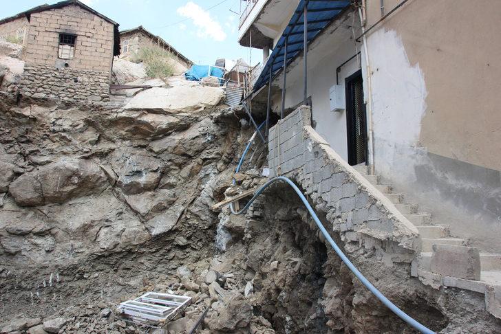 Hakkari'de temel kazısı sırasında mutfak duvarı yıkılan bina mühürlendi G2