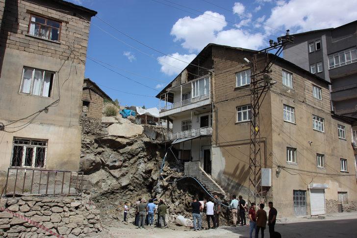 Hakkari'de temel kazısı sırasında mutfak duvarı yıkılan bina mühürlendi G5