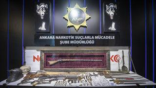 Başkentte uyuşturucu operasyonu düzenlenen evde 110 parça tarihi eser ele geçirildi