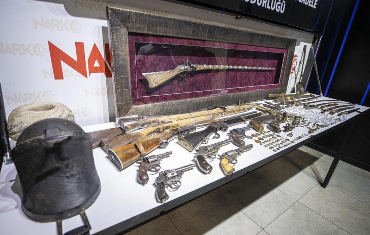 Başkentte uyuşturucu operasyonu düzenlenen evde 110 parça tarihi eser ele geçirildi G2