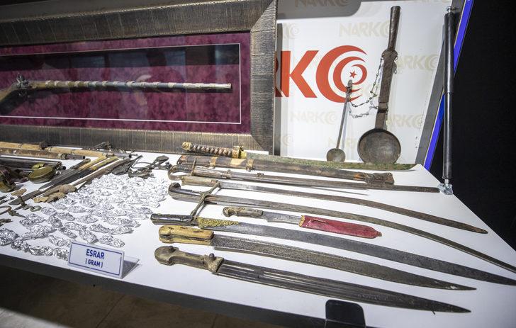 Başkentte uyuşturucu operasyonu düzenlenen evde 110 parça tarihi eser ele geçirildi G3