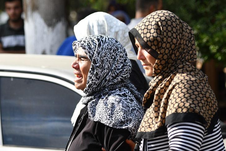 GÜNCELLEME 3 - Gaziantep'te kaza yapan araca müdahale edenlere yolcu otobüsü çarptı, 15 kişi öldü G3