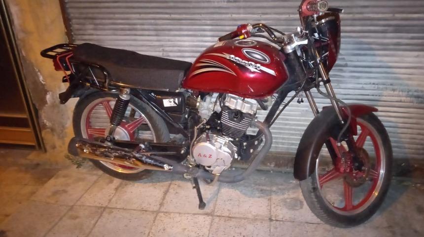 Karabük'te motosiklet hırsızlığı güvenlik kamerasına yansıdı