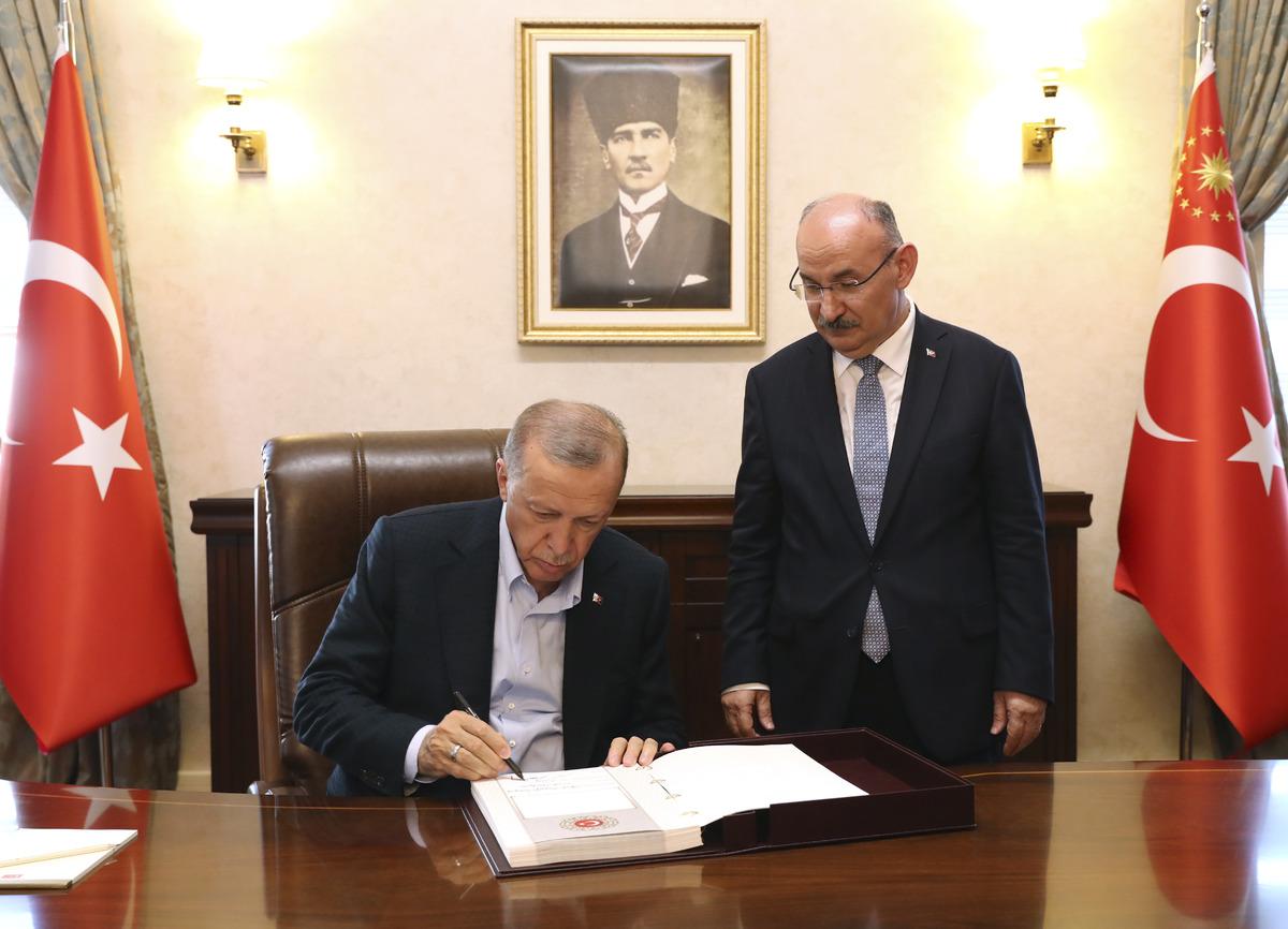 Cumhurbaşkanı Erdoğan, Manisa'da toplu a&ccedil;ılış t&ouml;reninde konuştu: (2)