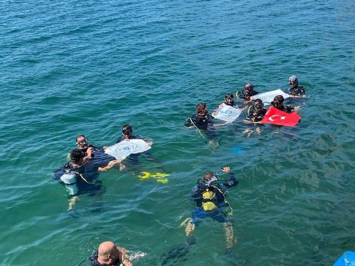 Balıkesir'de dalış kampına katılan 13 engelli su altında Türk bayrağı açtı G1