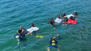 Balıkesir'de dalış kampına katılan 13 engelli su altında Türk bayrağı açtı