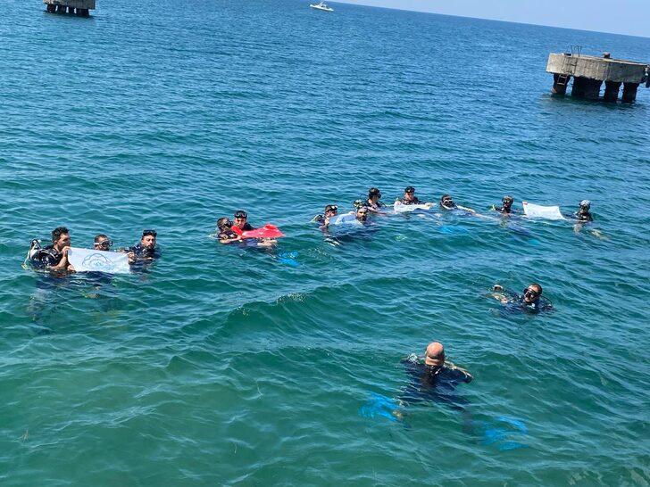 Balıkesir'de dalış kampına katılan 13 engelli su altında Türk bayrağı açtı G3