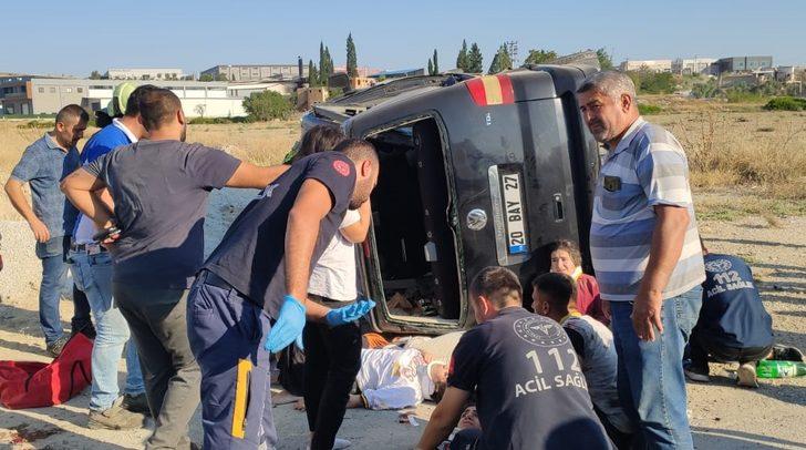 Denizli'de iki minibüsün çarpıştığı kazada 14 kişi yaralandı G3