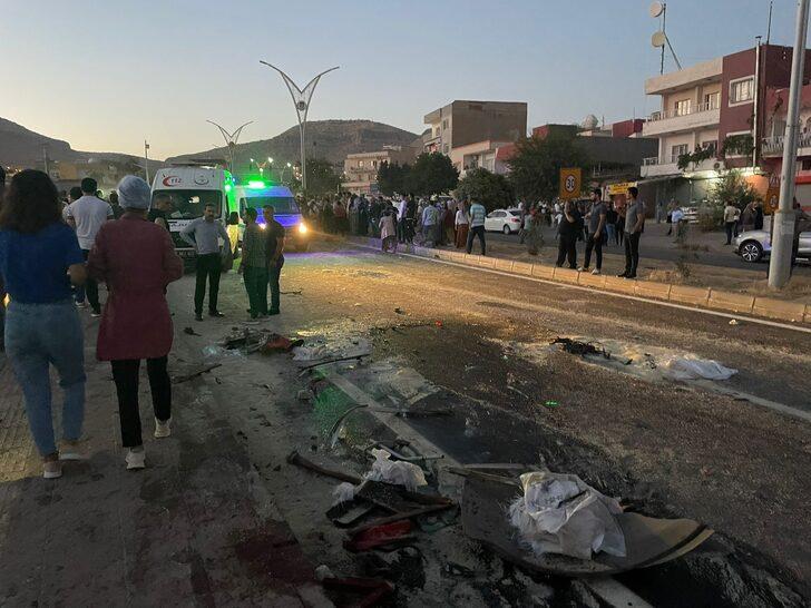 GÜNCELLEME - Mardin'de kaza yapan araçlara müdahale edenlere tır çarptı, 10 kişi hayatını kaybetti G2