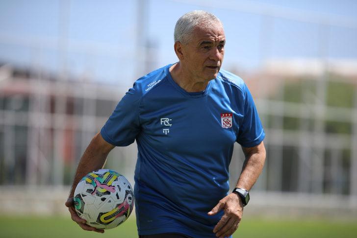 Rıza Çalımbay, Alanyaspor ve Malmö maçlarında taraftardan destek istedi G1