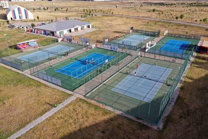 Geleneksel 2. Ağrı Dağı Tenis Turnuvası devam ediyor G1