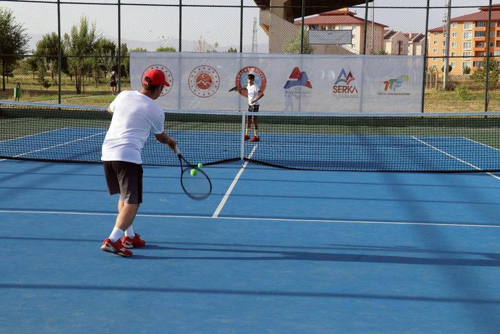 Geleneksel 2. Ağrı Dağı Tenis Turnuvası devam ediyor G2