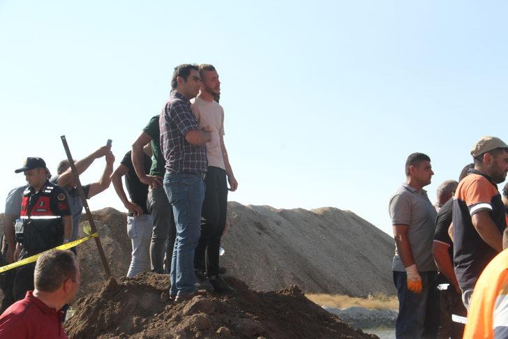 Konya'da gölete düşen iş makinesinin operatörü öldü G5