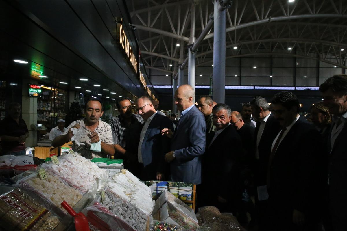 AK Parti'li Kurtulmuş, Sivas'ta perakende sebze halinin a&ccedil;ılışında konuştu:
